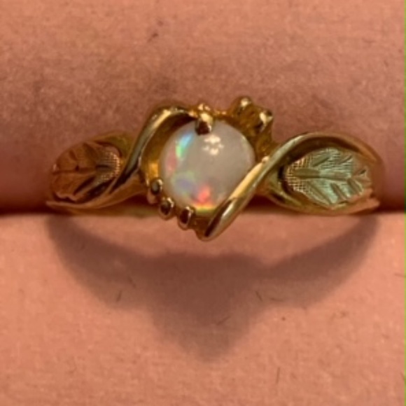 Jewelry - 10K Yellow Black Hills Gold Opal Heart Ring